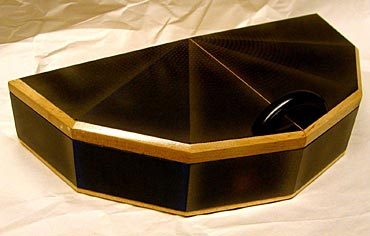 7-Sided box (1999), boxes